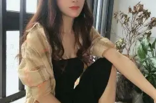 网红小英带货翻车比官网卖得还贵粉丝询问被直接禁言